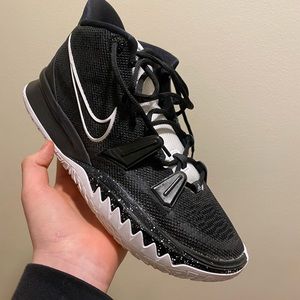 Brand new Kyrie 7 black